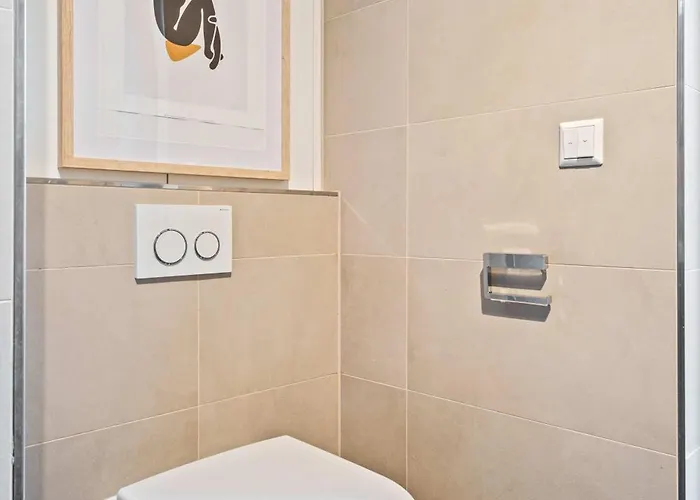 Stylish Near Eu Institutions Apartament *